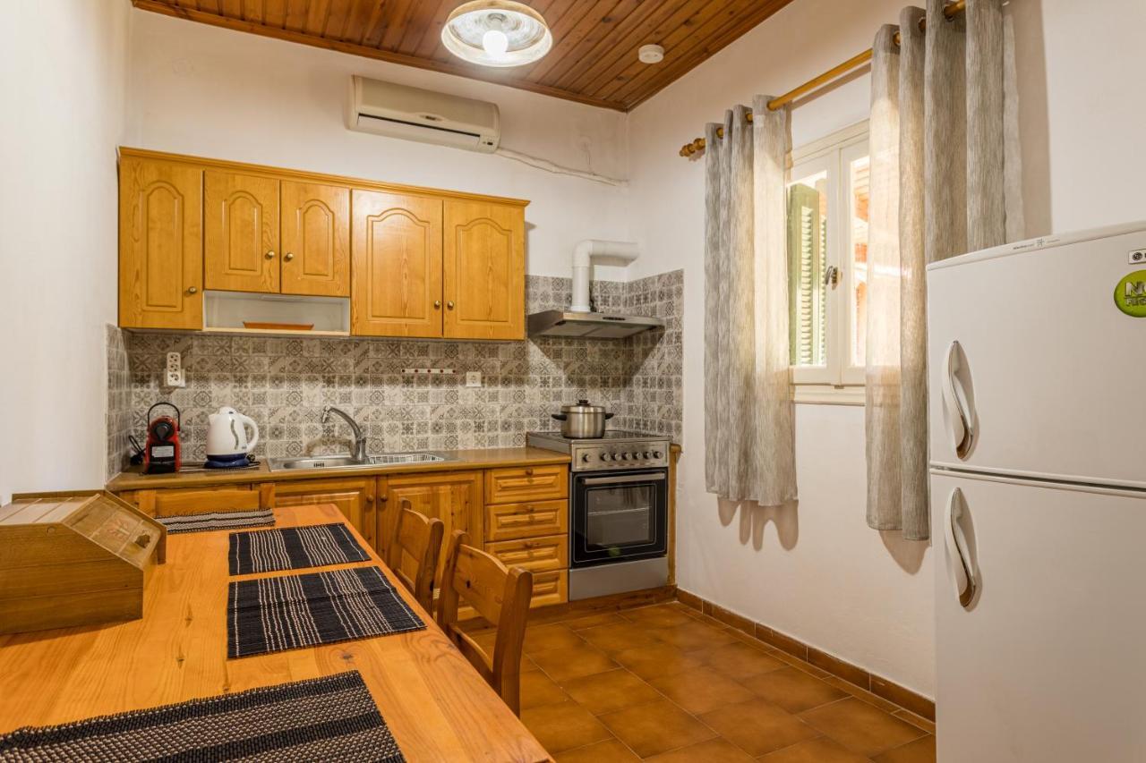 Sophia'S Apartment Stoupa Bagian luar foto